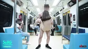Having Sex with Guy in the Subway, Let Passengers Watch Me Squirt