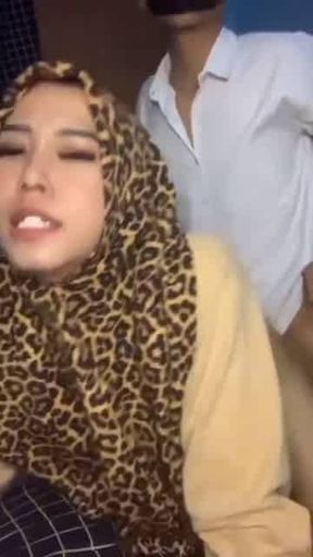 POV Bokep Jilbab Ibu Guru Sange Nyepong Otong Muridnya