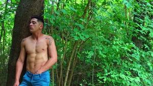 Reality Dudes: Latin Jun bareback handjob in public