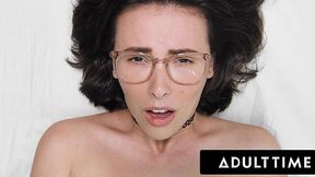 She needs glasses to see her clit when she rubs it