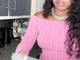 EP. 4 What’s for dinner with Fijii? Smothered Pork Chops