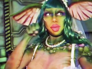 Gremlins - Monster Stepmommy Likes YOU!! Greta Cosplay