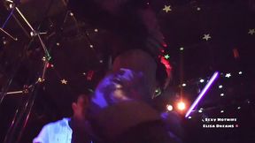 gang-bang et gloryhole dans un club echangiste. pour ce jour voici la ...