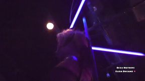 gang-bang et gloryhole dans un club echangiste. pour ce jour voici la ...