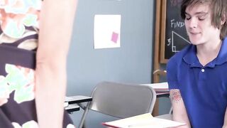 Ladies man pupil getting turned on teacher Reagan Foxx hornier