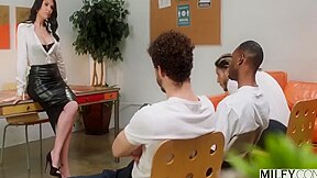 Bbc-insane Office Stepmother Id Like To Fuck Goes Airtight In 1st Milfy Appearance With Sienna Rae
