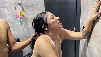 me follo a mi hermanastra y me corro dentro de su apretado co&ntilde_o