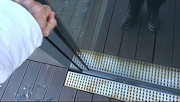 Daring! Blowjob in the Stairwell