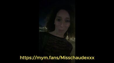 Misschaudexxx promenades with a buzzing anal plug and take a thick creampie from a stranger
