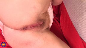 Busty BBW MILF Tammy Jean Plays with Her Unshaved Pussy