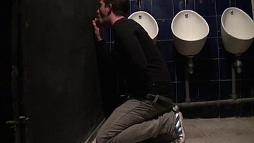 227 / suker dick in glory holes of toilett of bar