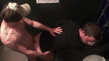 227 / suker dick in glory holes of toilett of bar