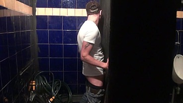 227 / suker dick in glory holes of toilett of bar