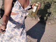 pequeña hermosa femboy camina en publico con vestido y sandalias rosas muy caliente