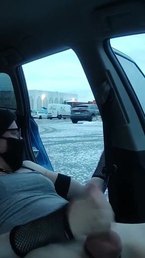 Risky Masturbation in Front of Strangers and Cumshot