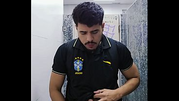 Punheta em p&uacute_blico