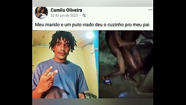 Dg bonequinha passiva tomando leite quente na boquinha e mostrando o cuzinho marrom