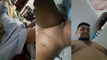 Menina safadinha de pijama e seu coroa tarado tocando a ppkknha e a bunda dela por dentro da roupa depois ela mostra a bucetinha pra vcs safadinhos
