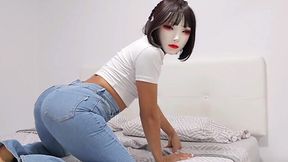 Big ass chick puts on a face mask and please her roommate on cam