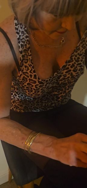 Sexy Hot Cougar GILF Wearing High Boots Gets Fucked