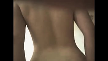 Mi amante d&aacute_ndome sentones... Qu&eacute_ delicia.. comenten