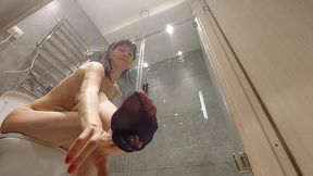 о чем я думаю когда принимаю душ? но точно не о тебе и ни о твоем члене! ахаха