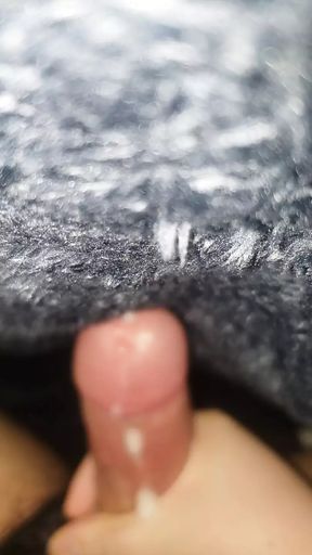 Cumming on fuzzy blanket