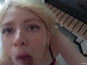 Morning Blowjob with Pussy Rubbing Cock and Face Fuck - Amateur Teen Ellie D Shows how to Deepthroat