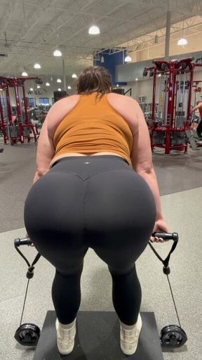 POV you’re watching me do my glute workout