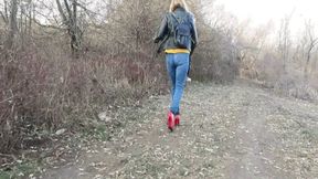 Escape in the woods by losing your shoes WMV(1280x720)FHD