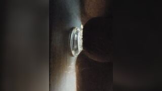 Solo buttfuck getting off first-ever time on vid