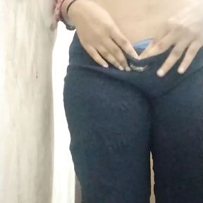 New bhabhi ko davar n choda ..nahate hue choot m daali ungli