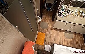 Alicekellyxxx, girl deep sucks cock in the bathroom,