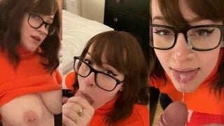 Jinkies! ;) blowjob in my Velma Cosplay