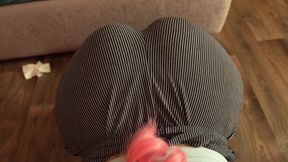 My wife shows off her big ass in leggings they look so sexy on her