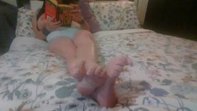 Pretty Mature Feet Soles Toe Wiggling Ignore