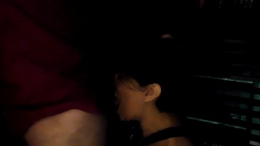 VOLVI A ENCONTRAR AL VECINO EN EL ASCENSOR SE LA CHUPE Y LO EMPECE A COJER AHI MISMO