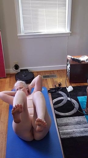 Hot Mature Does Some Morning Yoga!