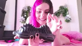 Humping uberkinky's tremor grinder until i cum