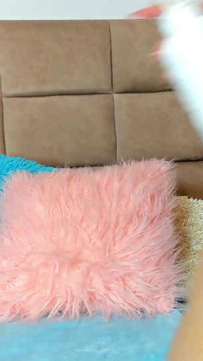 Real woman with curves that make you fall in love and a look that seduces.