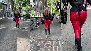 Frida Street walking