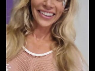 Met a Stranger on the Dance floor and took off the condom for a dirty creampie