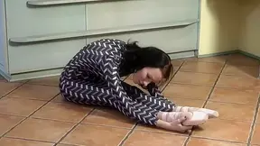 Flexibility In The Spandex Catsuit - Watch4Fetish