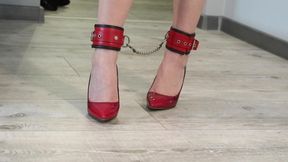 Dipping and Feet Play in Classic High Heels When My Legs Is Bondage