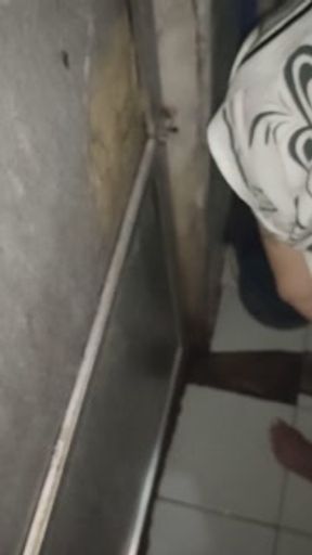 Sinundan ko sya sa CR para kantutin | Habang may tao sa labas | Fuck Hard |  Mabilisang Tuwad