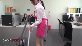 Secretary Chihiro Akino's irresistible Asian blow job skills