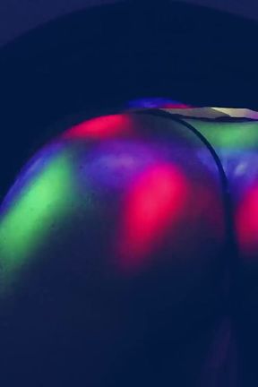 Hot Ass Wiggle, Enjoy Watching My Hot Ass That Desires You