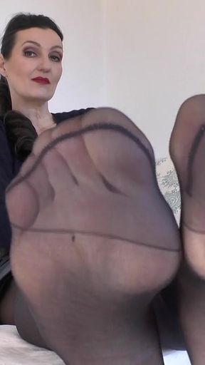 Sniffing Sweet-smelling Feet, Lady Victoria Valente