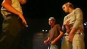 Policia Con 2 Jovenes ( Trio Sub- Espanol)