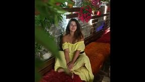 Model Paid Her Photographer With a Cool Blowjob